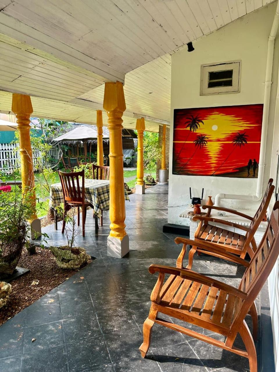 Villa Sunny Days Hikkaduwa Exterior photo